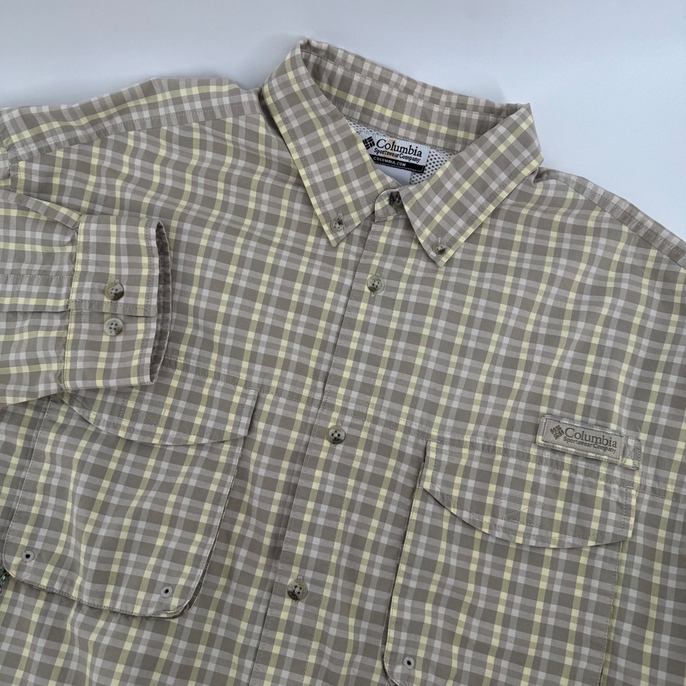 Columbia PFG Long Sleeve Button Up Shirt Mens L Beige Plaid Vented Back Fishing